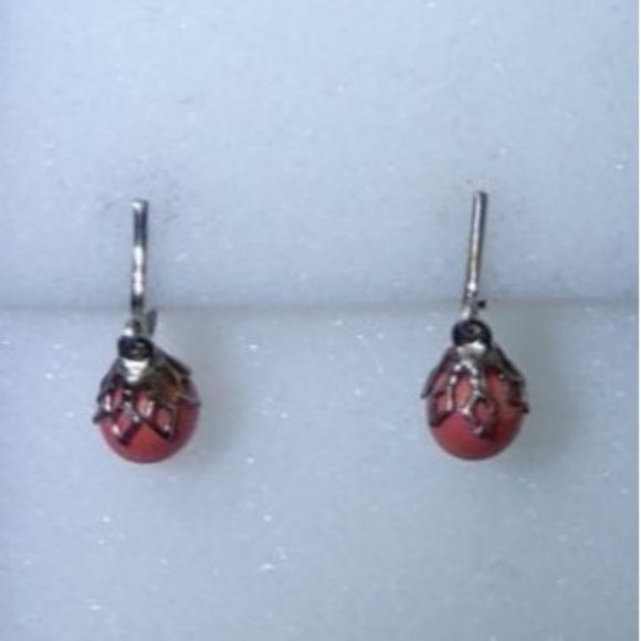 Vintage patented 50's faux Coral and Silvertone Clip on Drop Earrings - Picture 2 of 4